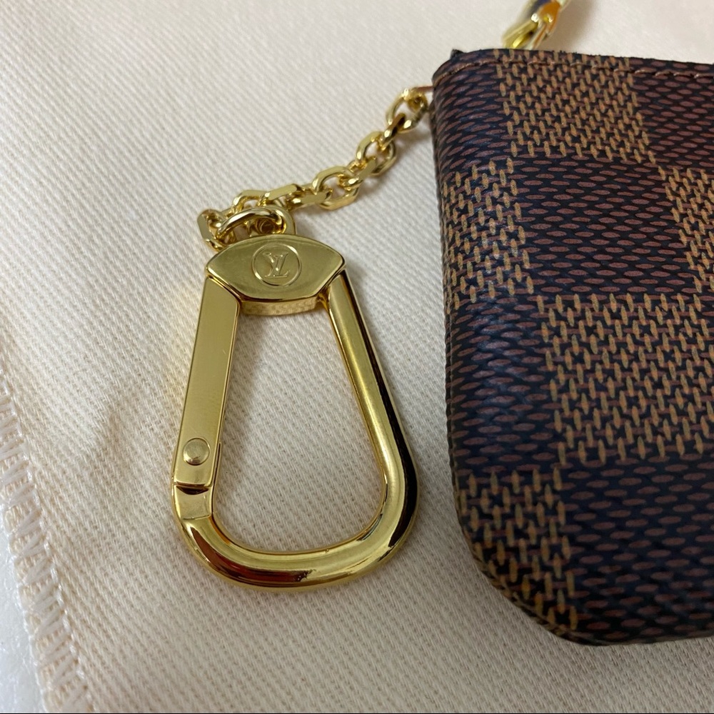 Louis Vuitton Damier Ebene Key Pouch - Picture 13 of 15